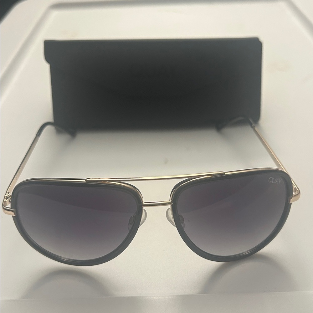 New w/case Quay Australia Black and Gold Sunglasses
